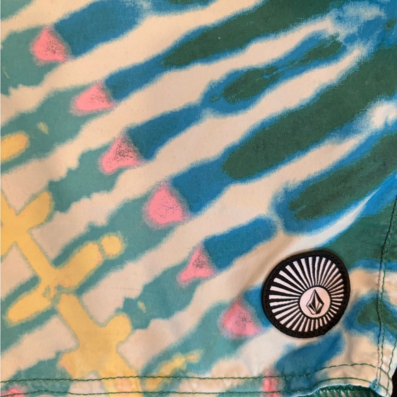 Men’s volcom swim - Picture 2 of 4